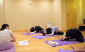 働き女子のための月経リズムに合わせたからだを緩めるケアエクササイズ講座